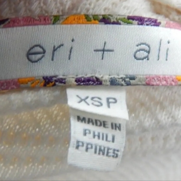 Eri + Ali Chelsea Pullover Top - Picture 4 of 4